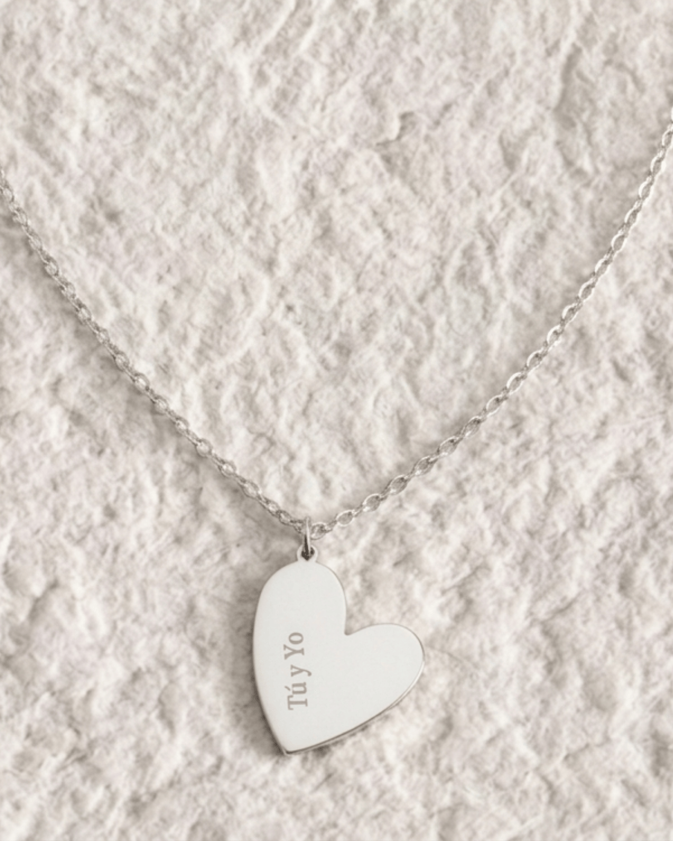 COLLAR CORAZÓN ETERNO GRABADO