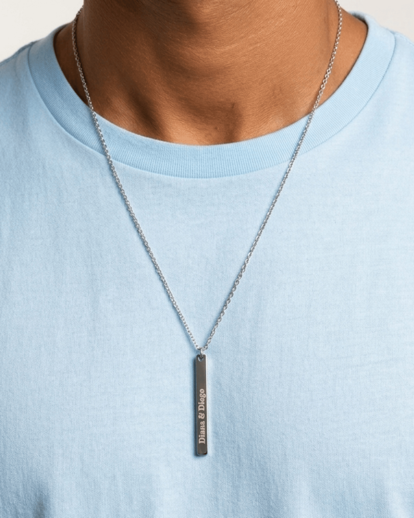 ENGRAVED BAR NECKLACE