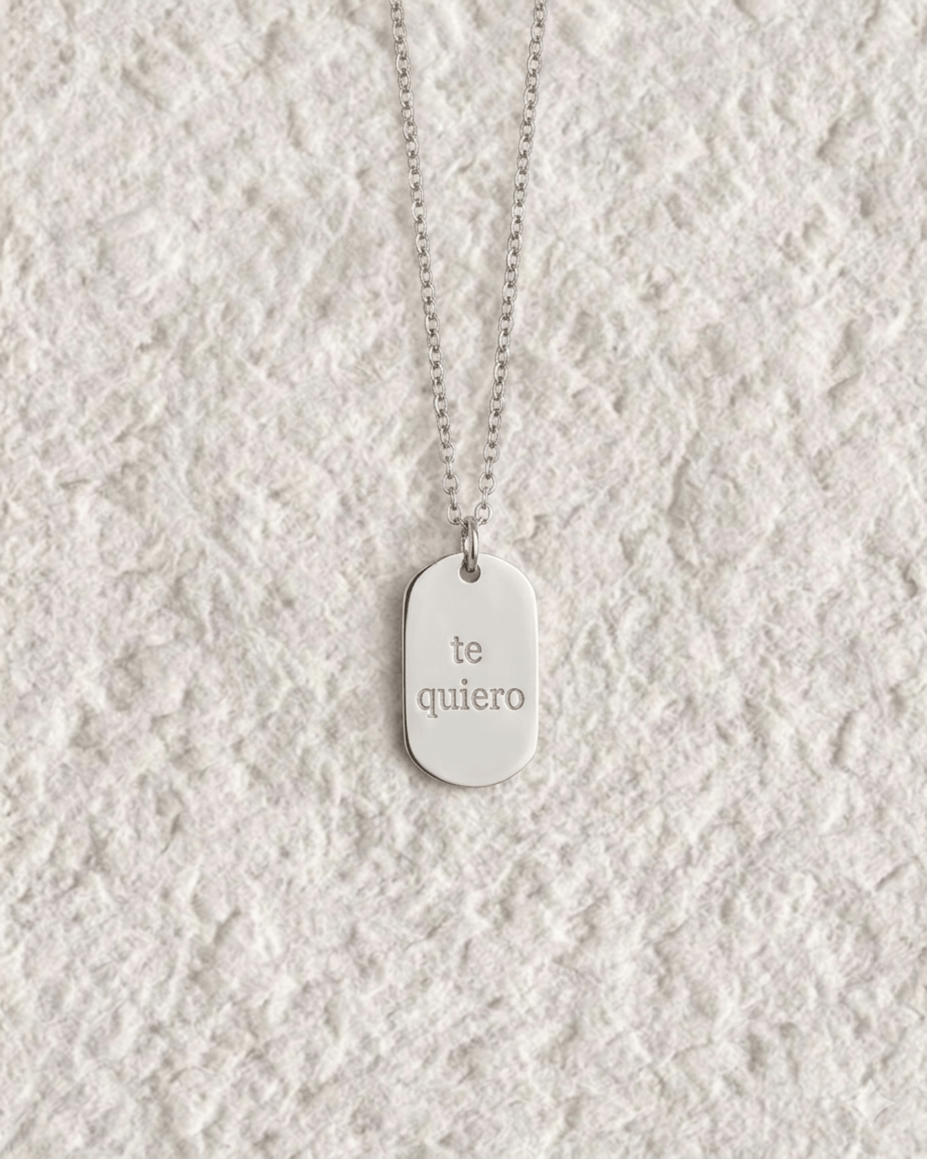 ENGRAVED NECKLACE WITH SMALL PLAQUE