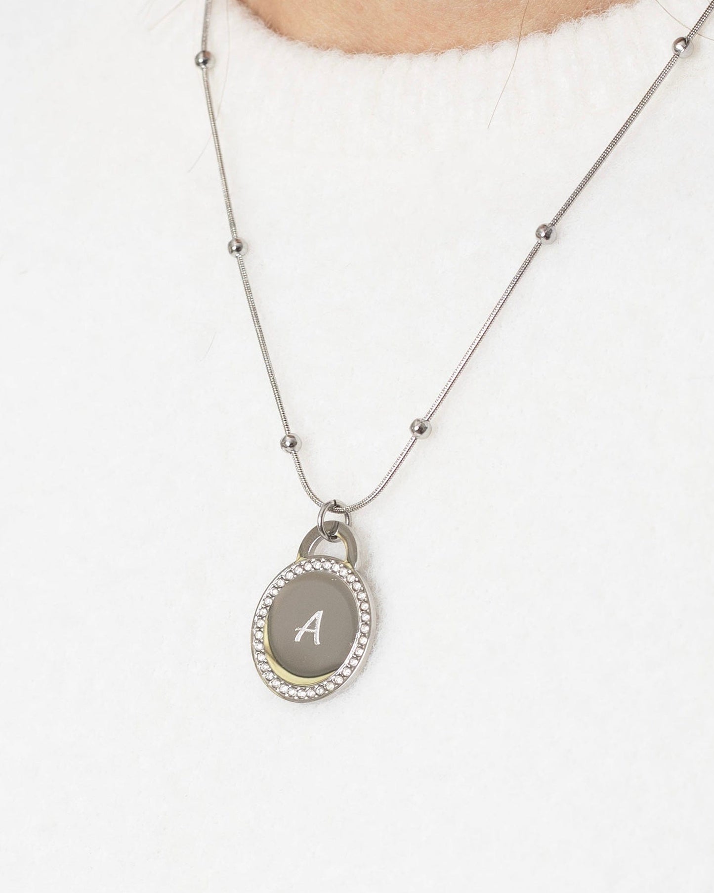 COLLAR MEDALLA CIRCONITAS GRABADO