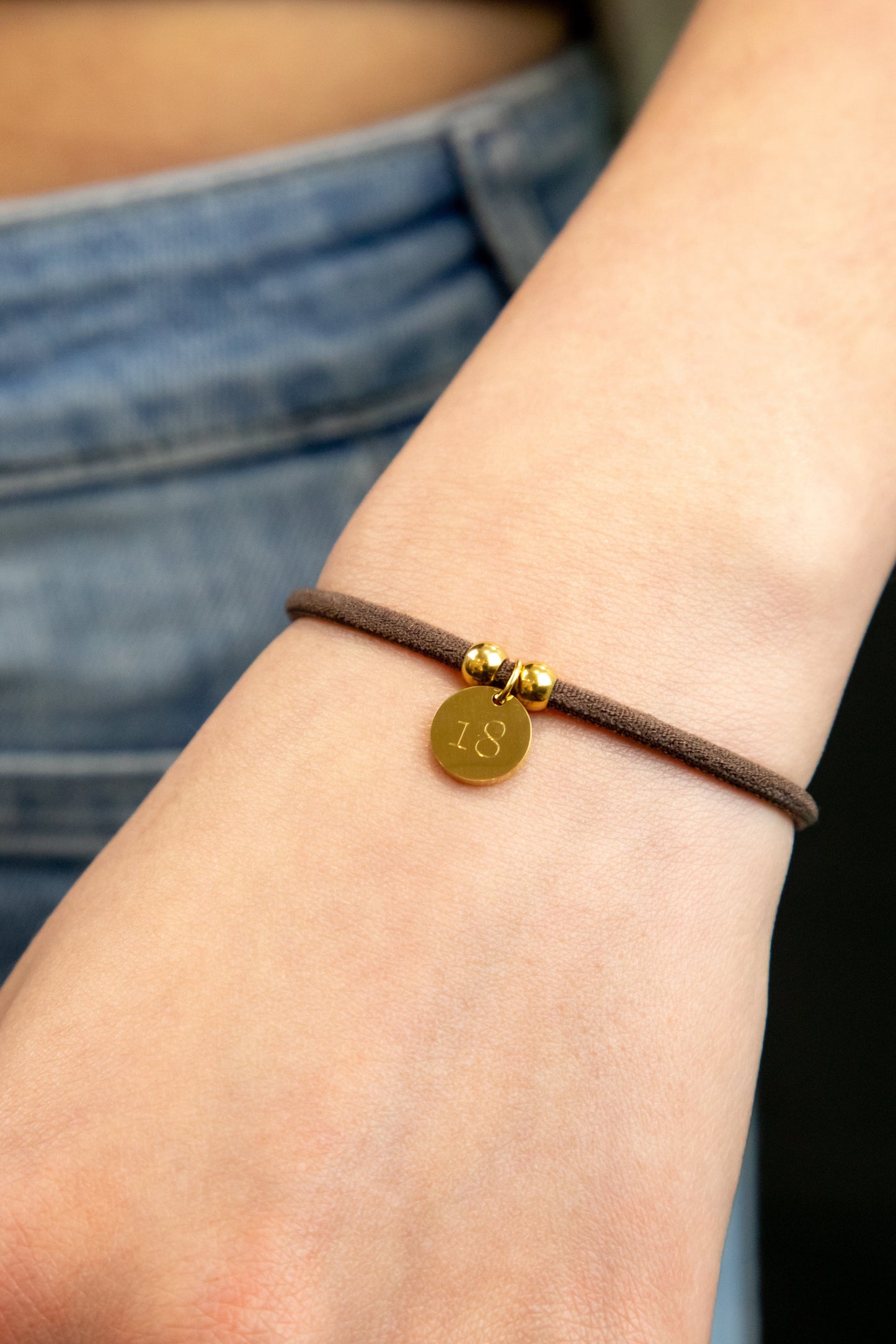 PULSERA ELÁSTICA CORDÓN CON MEDALLA PERSONALIZADA