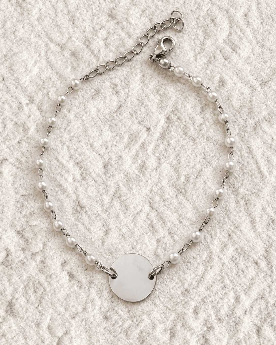PULSERA PERLAS CON MEDALLA GRABADA
