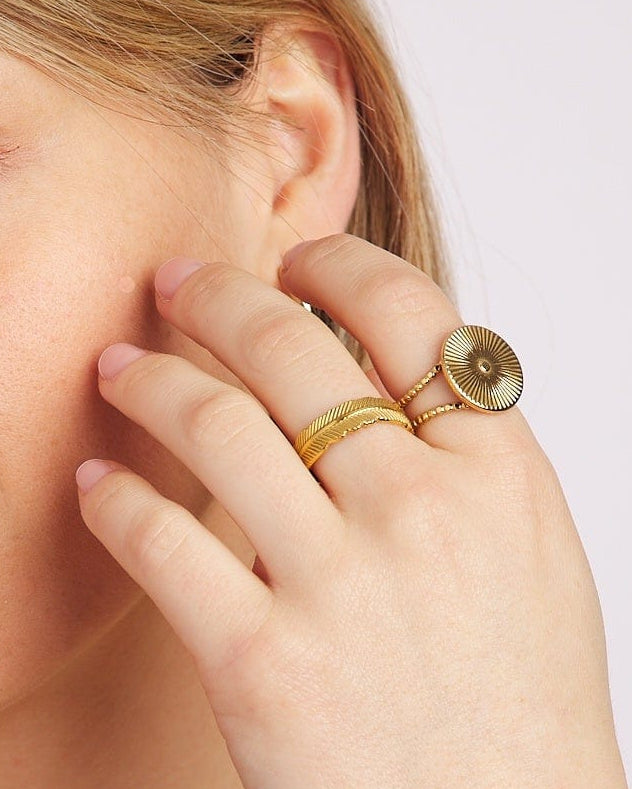 LARA LONG LEAF RING