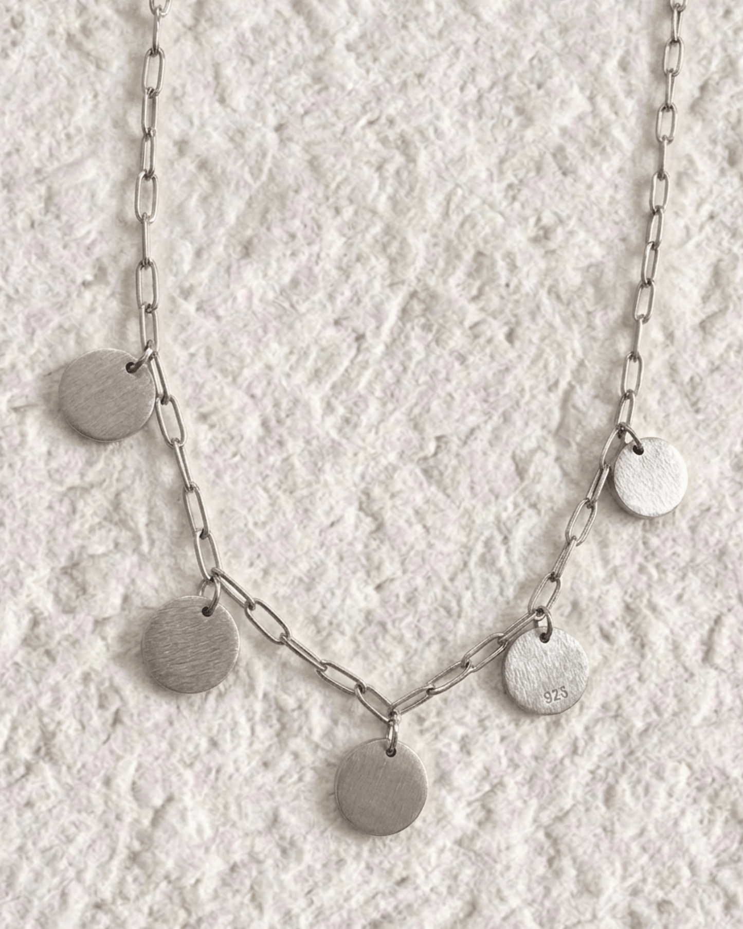 COLLAR MEDALLA GRABADA CON CADENA DE ESLABONES