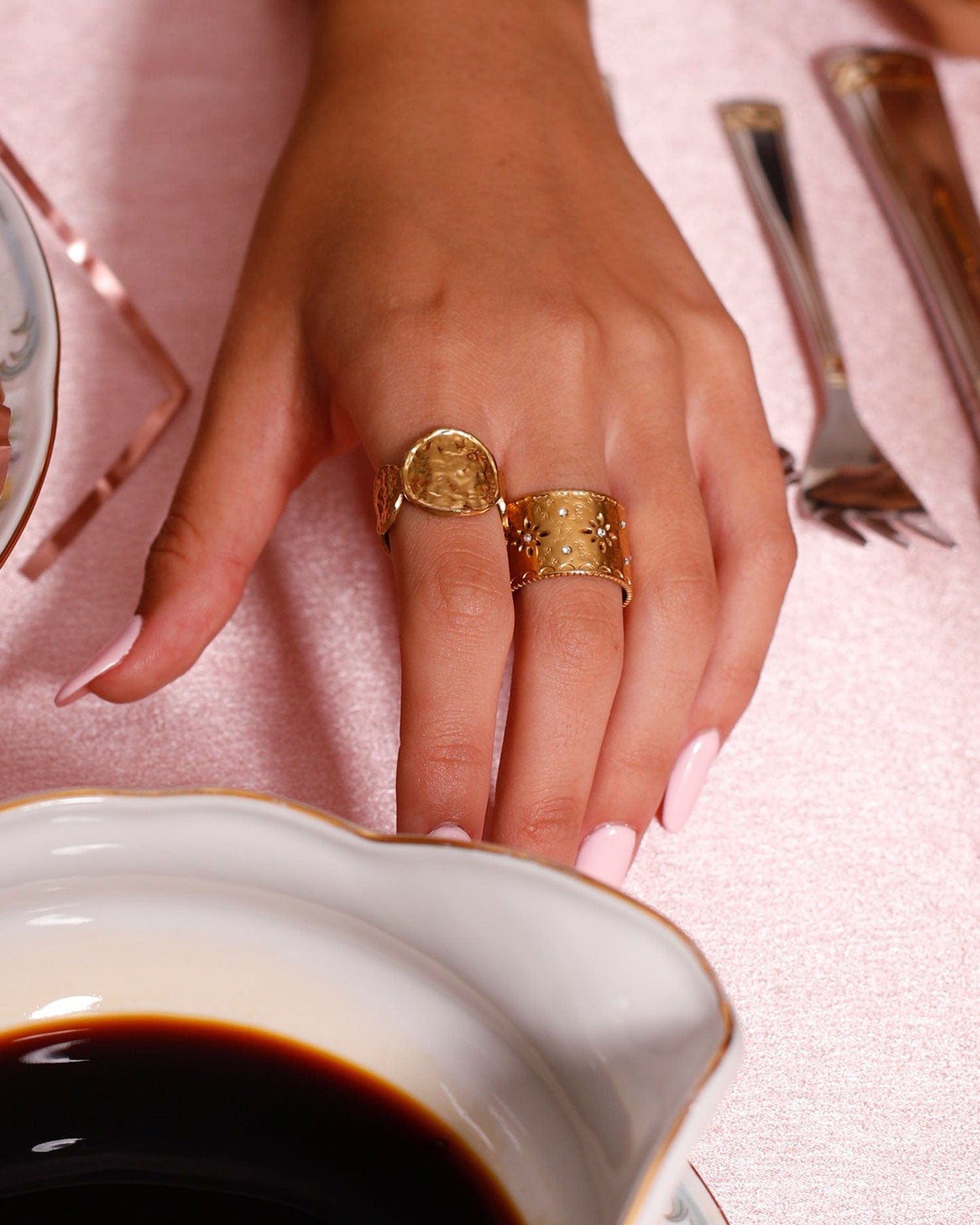 WIDE RING FLOWER SHINE