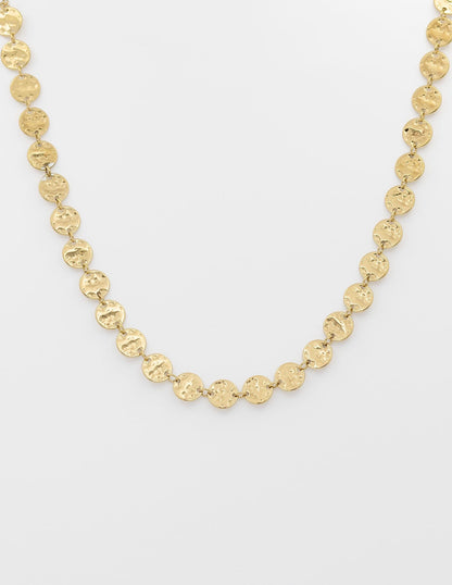 collar con medallas choker dorado de acero waterproof, las medallas son textura rugosa