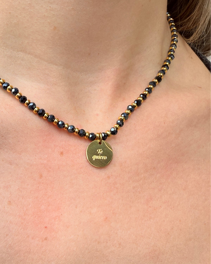 COLLAR DE COLORES CON MEDALLA GRABADA