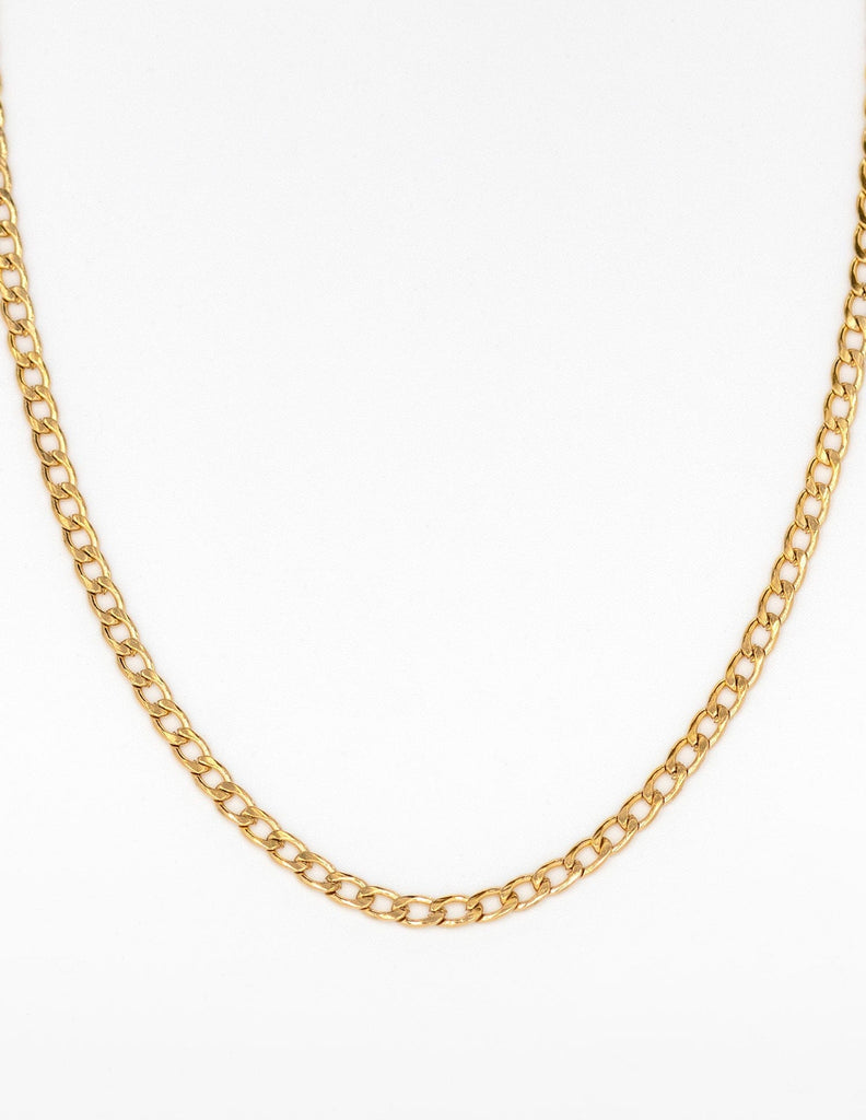 Collar dorado con eslabones pequeños