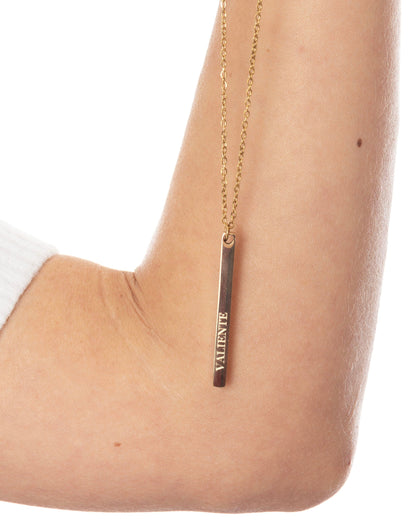 Collar con lingote dorado personalizable 