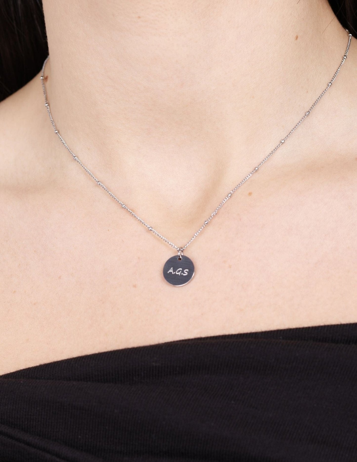 ENGRAVED NECKLACE SMALL MEDAL