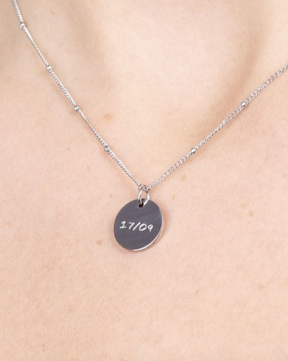 ENGRAVED NECKLACE SMALL MEDAL