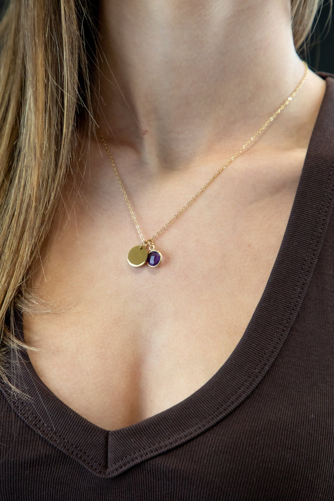 Collar con piedra natural y medalla
