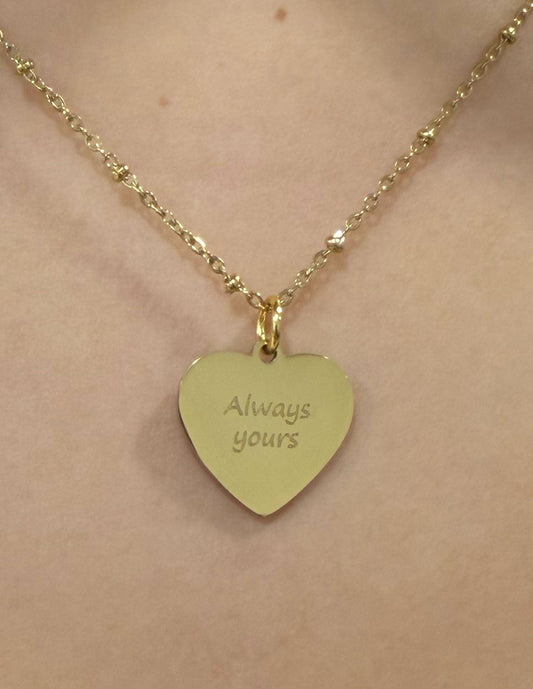 COLLAR CORAZÓN GRABADO LOVE