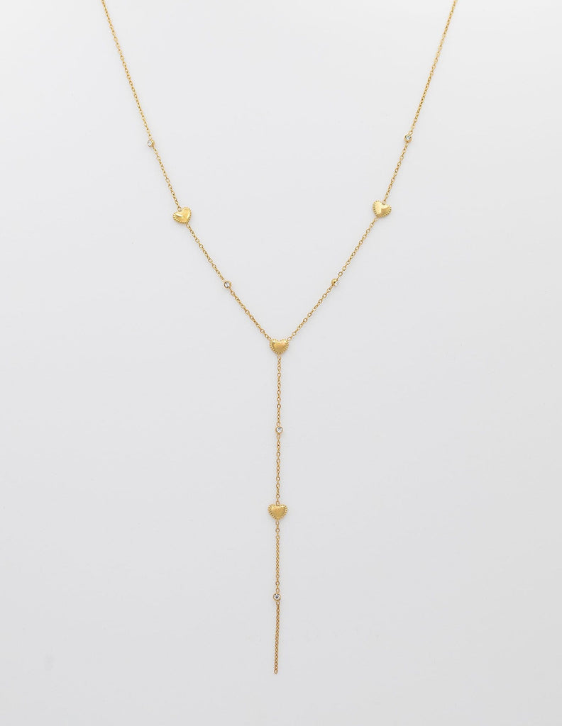collar fino con cadena que cae para el escote con cuatro corazones y brillantes