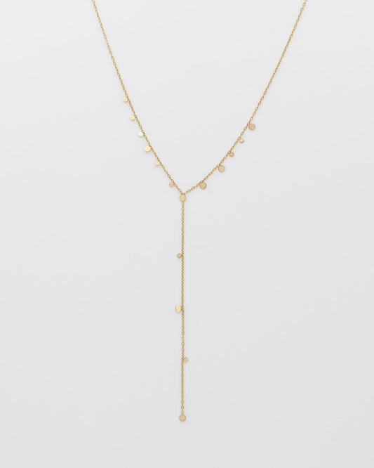 collar fino tipo escote con medallas pequeñas dorado 