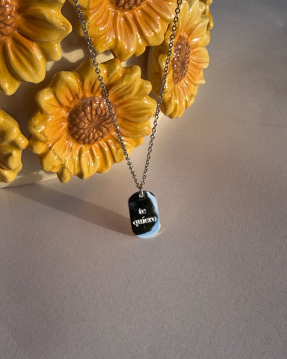 ENGRAVED NECKLACE WITH SMALL PLAQUE