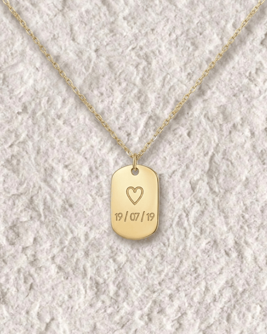 ENGRAVED NECKLACE WITH SMALL PLAQUE