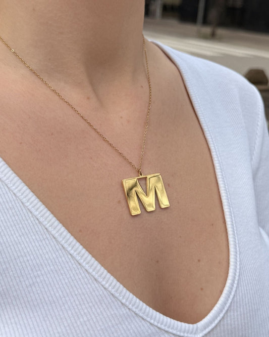 COLLAR INICIAL GRANDE