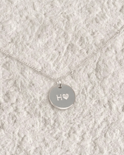 Rhombus necklace with engraved cubic zirconia