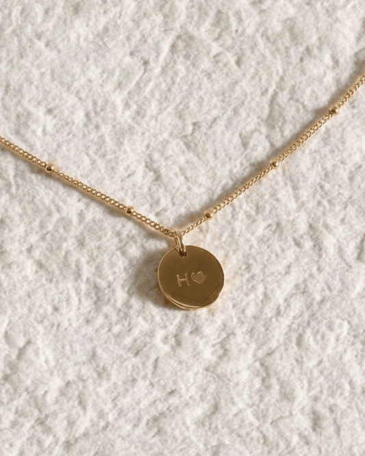 Rhombus necklace with engraved cubic zirconia
