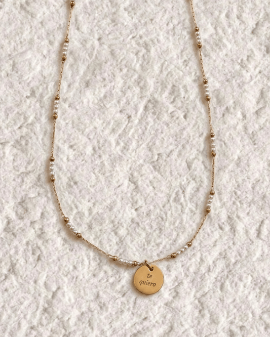 COLLLAR PERLAS CON MEDALLA GRABADA