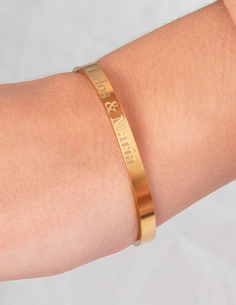 ESCLAVA FINA GRABADA