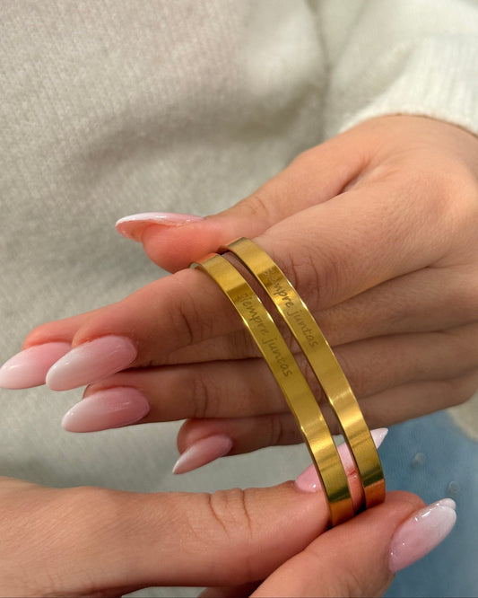 ESCLAVA FINA GRABADA