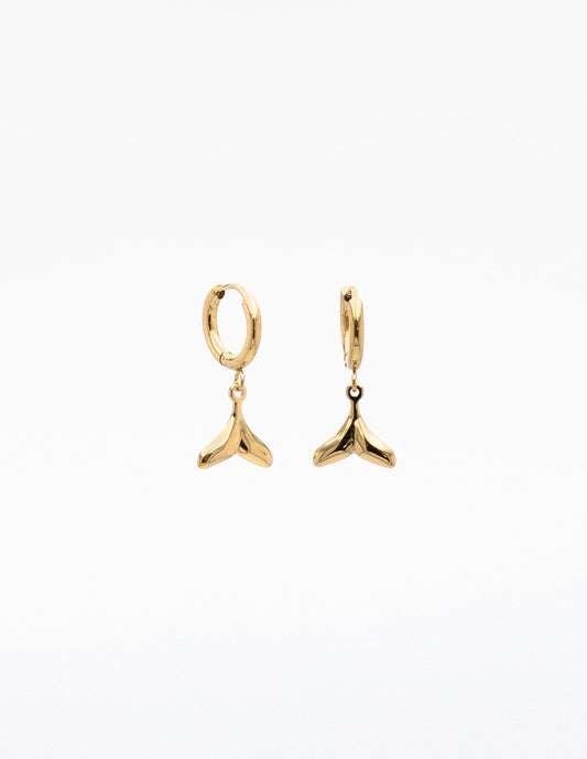 JUDI MINI WHALE TAIL EARRING