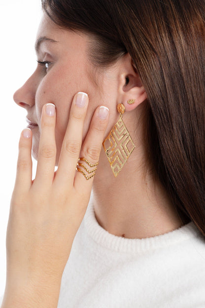 MINI EVA LEAF EARRING