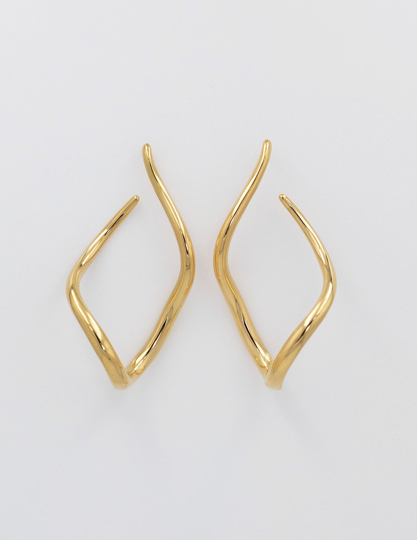 pendientes largos aro ondulado grande dorados brillantes