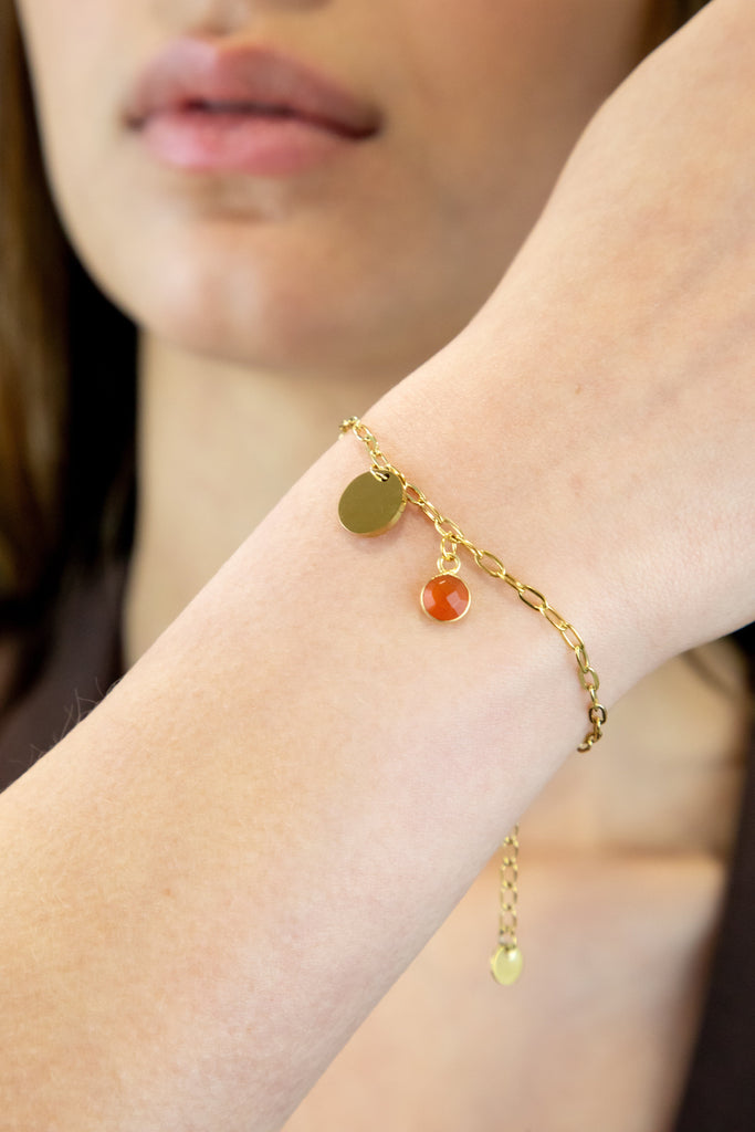 Pulsera con piedra natural y medalla personalizada