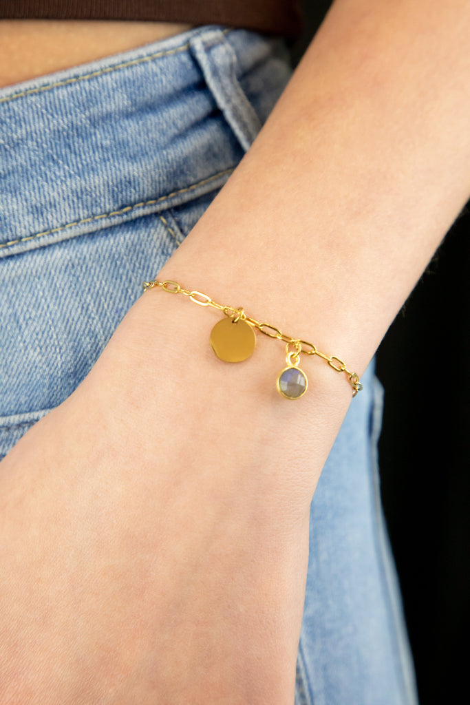 Pulsera con piedra natural y medalla personalizada