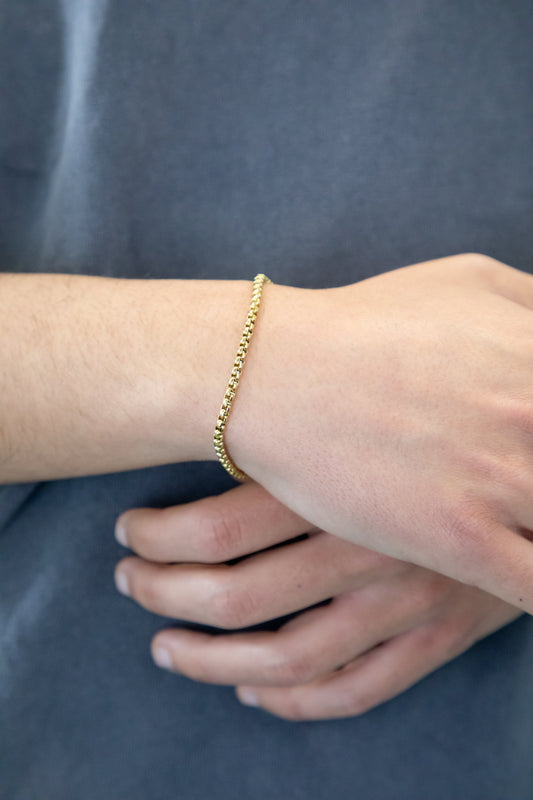 BRACELET WITH THIN BRAIDED CORD