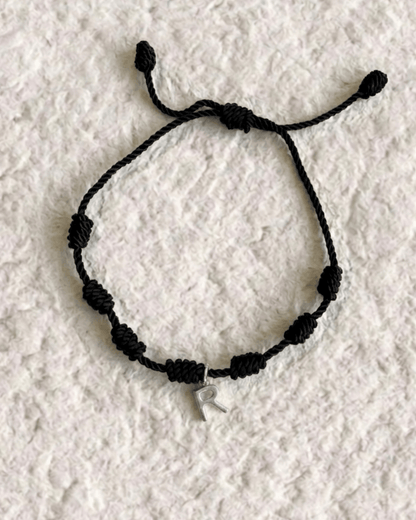 LUCKY KNOT BRACELET WITH ENGRAVED MEDAL