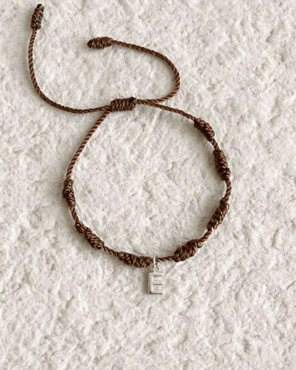 LUCKY KNOT BRACELET WITH ENGRAVED MEDAL