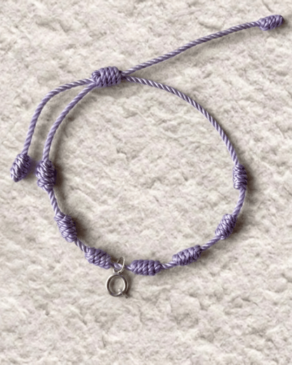 LUCKY KNOT BRACELET WITH ENGRAVED MEDAL