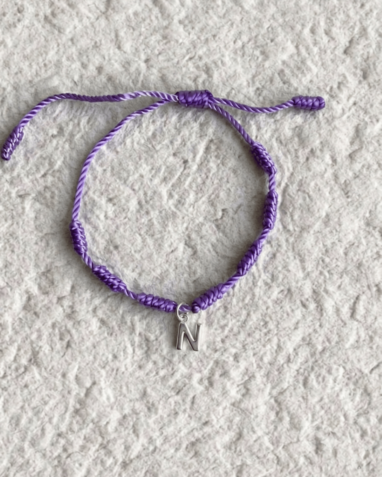 LUCKY KNOT BRACELET WITH ENGRAVED MEDAL