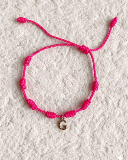 LUCKY KNOT BRACELET WITH ENGRAVED MEDAL