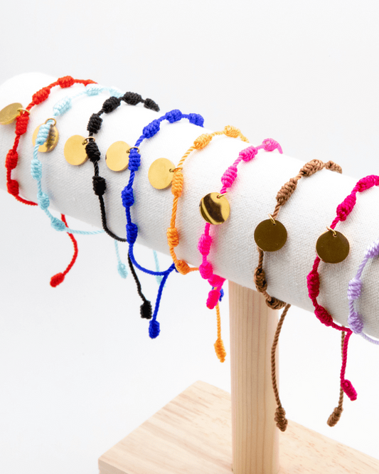 LUCKY KNOT BRACELET WITH ENGRAVED MEDAL