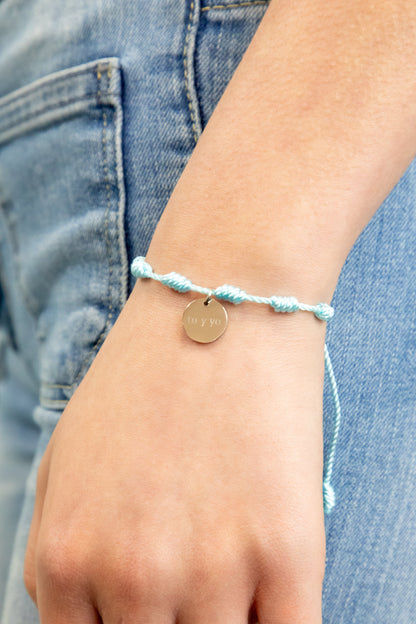 PULSERA DE LA SUERTE NUDOS CON MEDALLA GRABADA