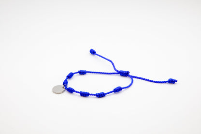 PULSERA DE LA SUERTE NUDOS CON MEDALLA GRABADA