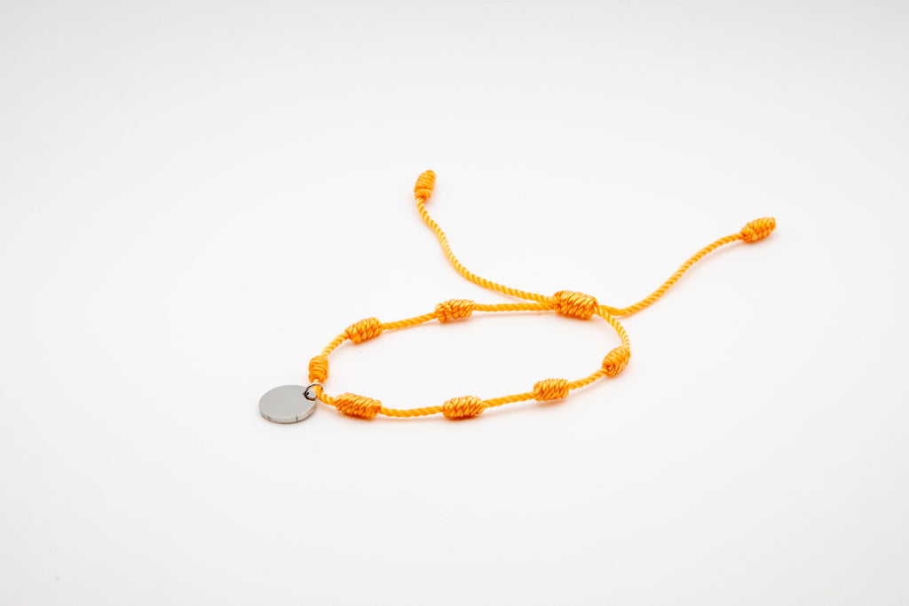 Pulsera de la suerte nudos con medalla personalizada