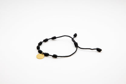 PULSERA DE LA SUERTE NUDOS CON MEDALLA GRABADA