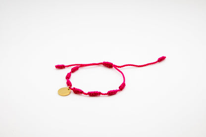 PULSERA DE LA SUERTE NUDOS CON MEDALLA GRABADA