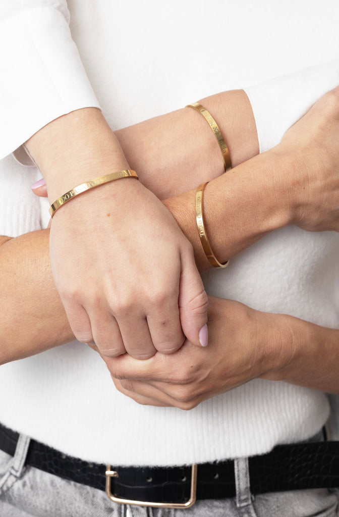 Pulsera esclava fina personalizada