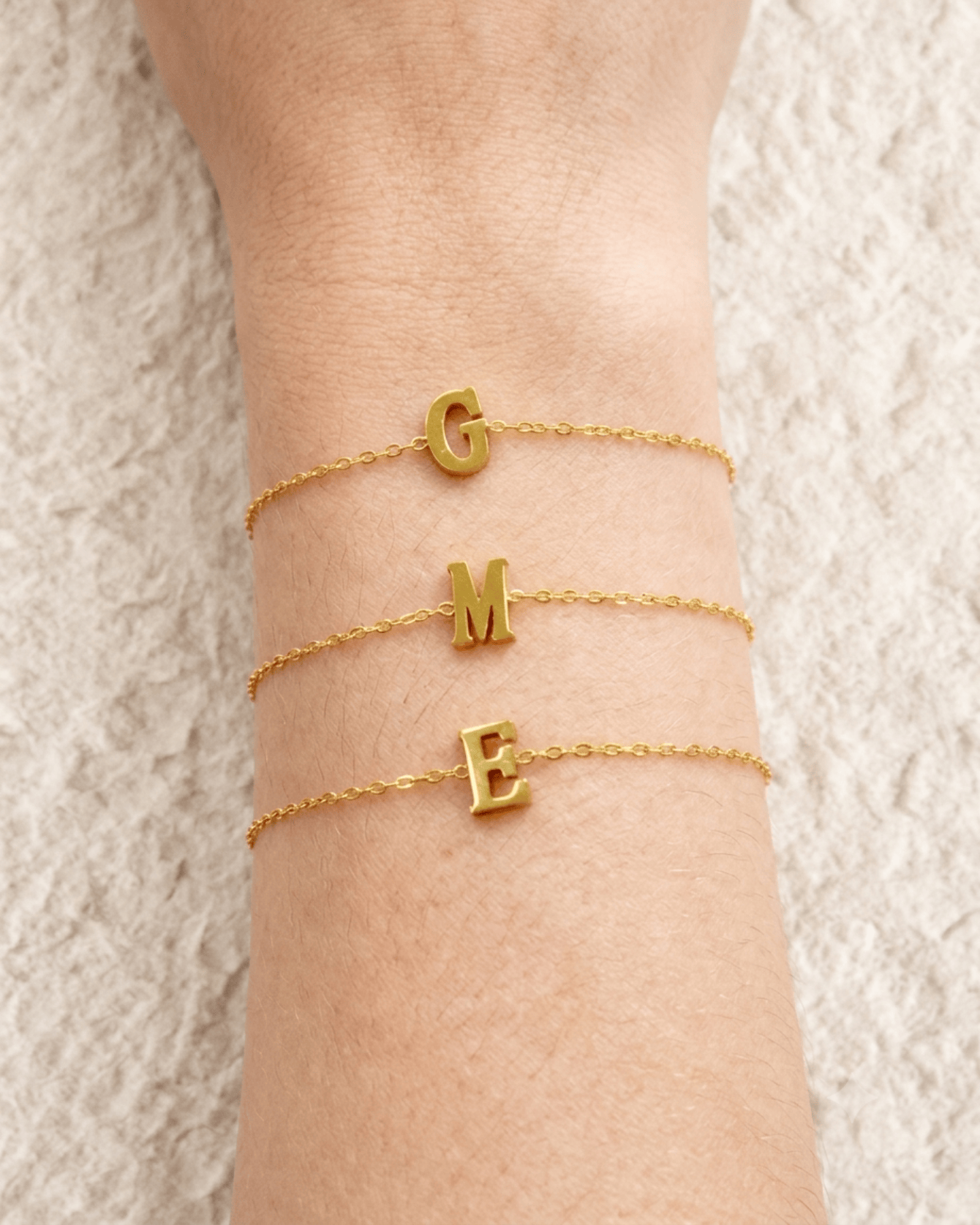 THIN BRACELET WITH INITIAL