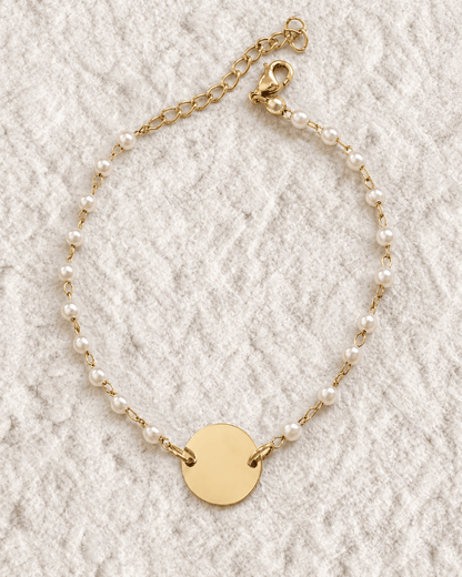 PULSERA PERLAS CON MEDALLA GRABADA