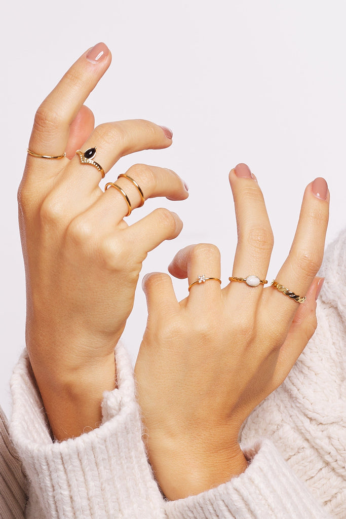 ANILLO CON CIRCONITAS JACQUELINE