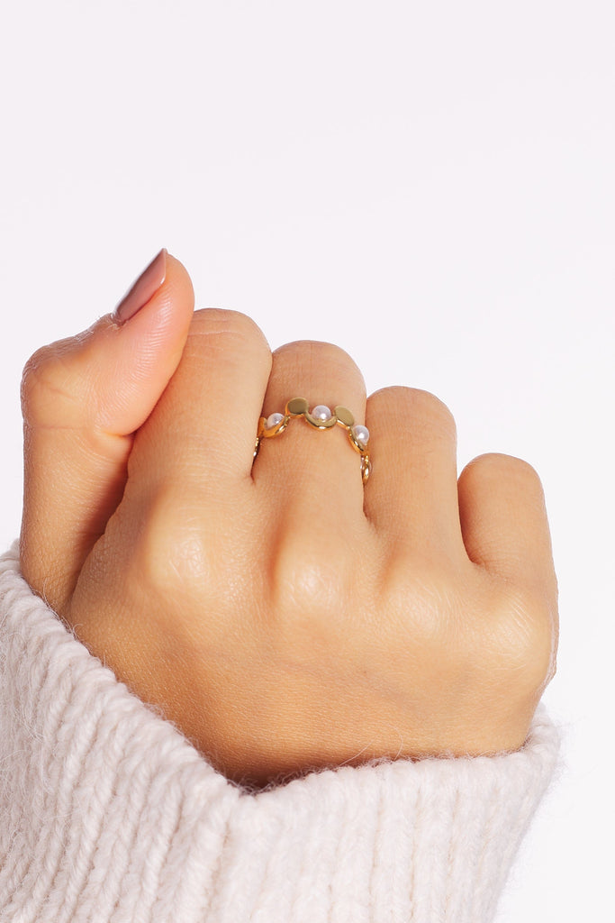 Anillo dorado de perlas Jeannette
