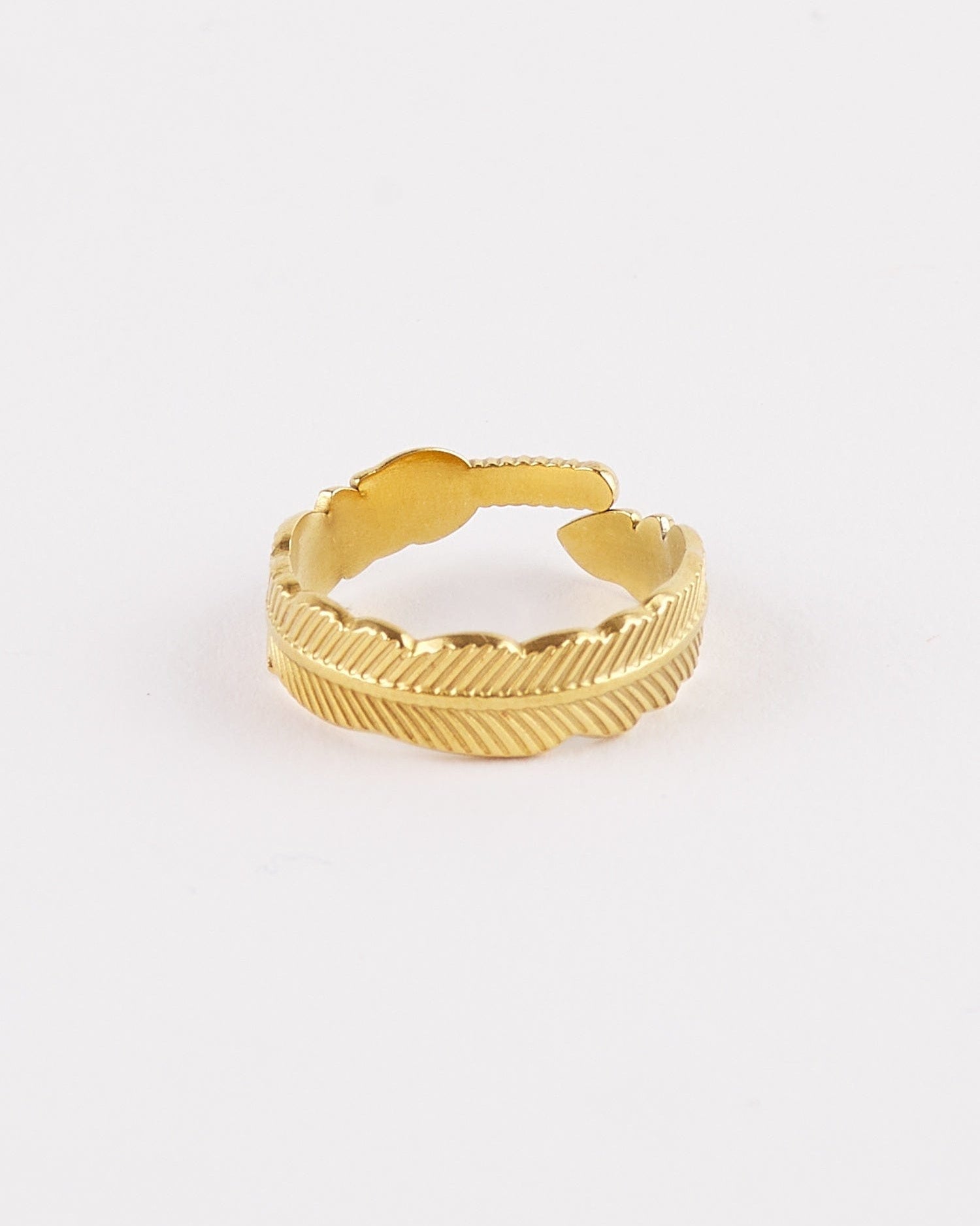 Anillo con hoja alargada y dorado Lara